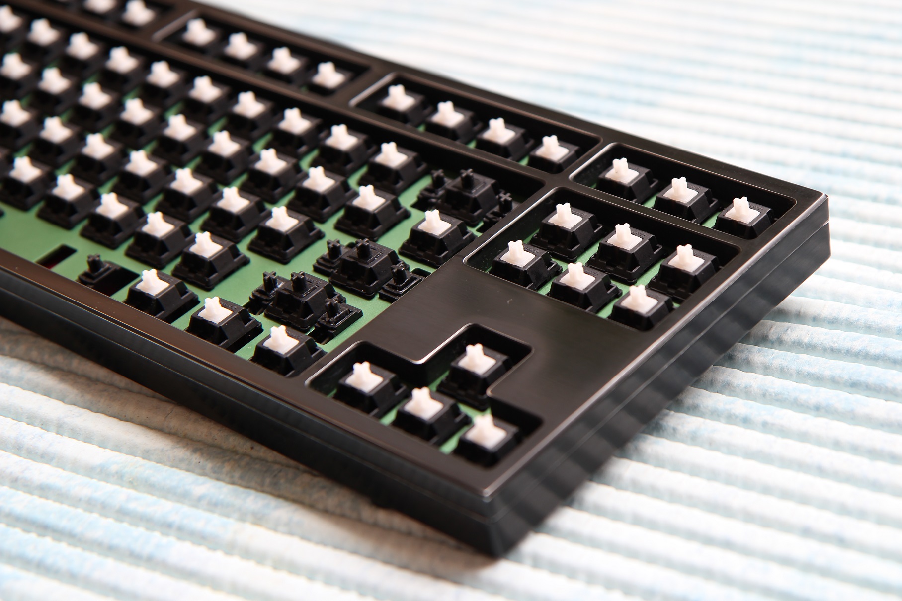 60% aluminum case 78276-6