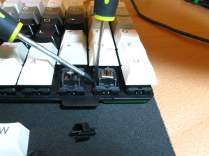 Switch Swap on a Plate Mounted Board with out Soldering?! IMPOSSIBRU! 55411-5