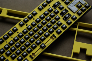 Let me show you my Bumblebee keyboard! 65296-4